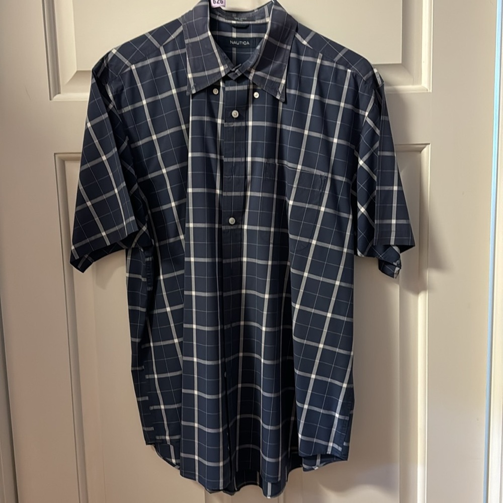 EUC Nautica XL Short Sleeve Button Down w/pocket